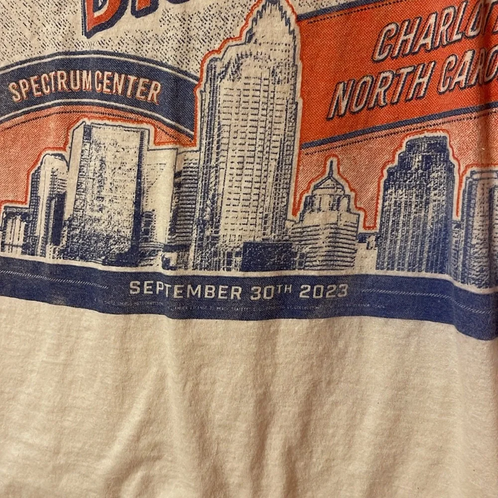 Jonas Brothers The Tour tee size medium - Picture 3 of 6